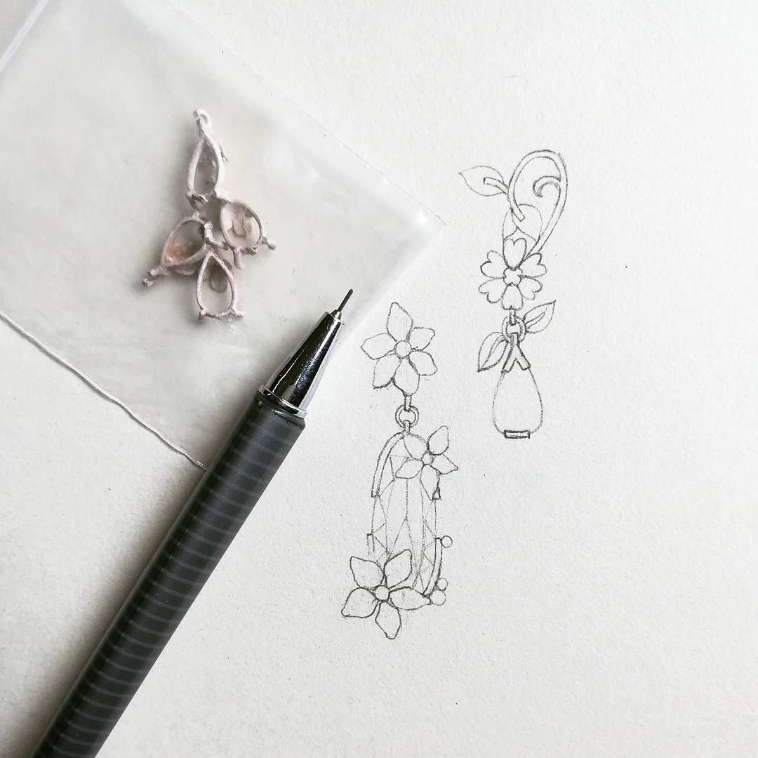 Jewellery design study in pencil and pen on paper, drawing 36.
