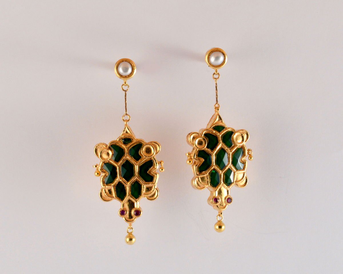 Turtle Earrings with Emerald green glass and ruby eyes, from the Safari collection.