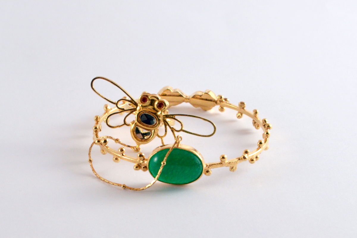 Bee Kundan ring and bangle with green jade, from the Safari collection.